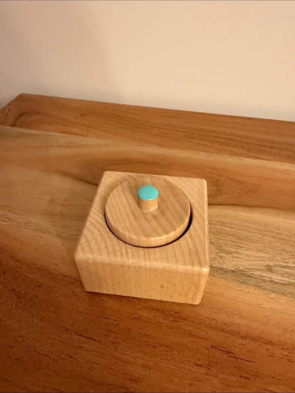 Lovevery pincer 2 pc puzzle from the thinker play set from 11 months Montessori